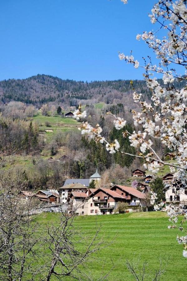 Appartement 75M2 Duplex Au Coeur Du Village De Queige Buitenkant foto
